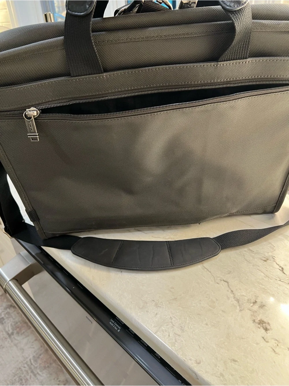 NWT TUMI Alpha 26114GYOP Compact Laptop Briefcase Gray Olive NEW Extra Strap